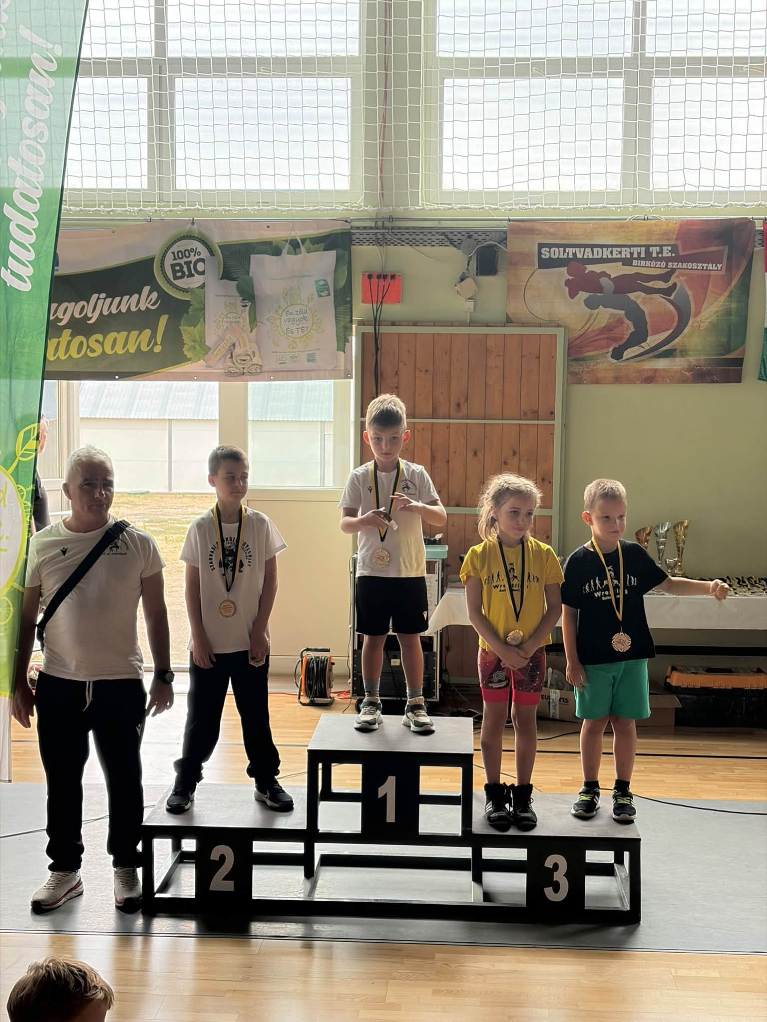 Négy érmet szereztek U13-as birkózóink Soltvadkerten – 1. versenyfotó nagyítása