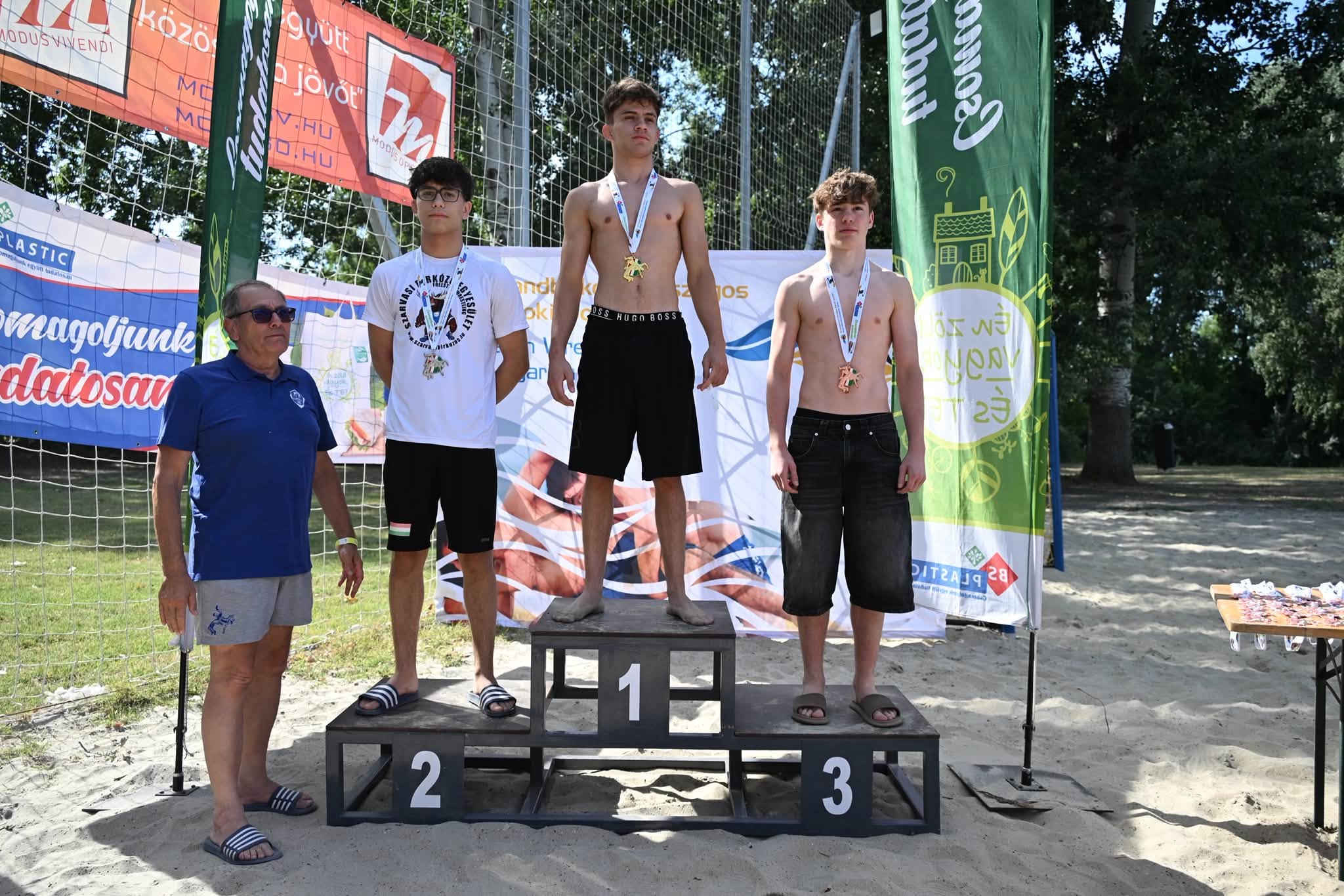 Hat dobogós helyezés a soltvadkerti strandbirkózó versenyen – 3. versenyfotó nagyítása